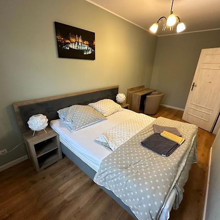 Apartament Kleopatra Gniezno Bagian luar foto